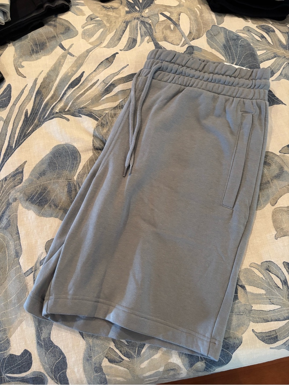 H&M Men's Light Gray Athletic Drawstring Shorts